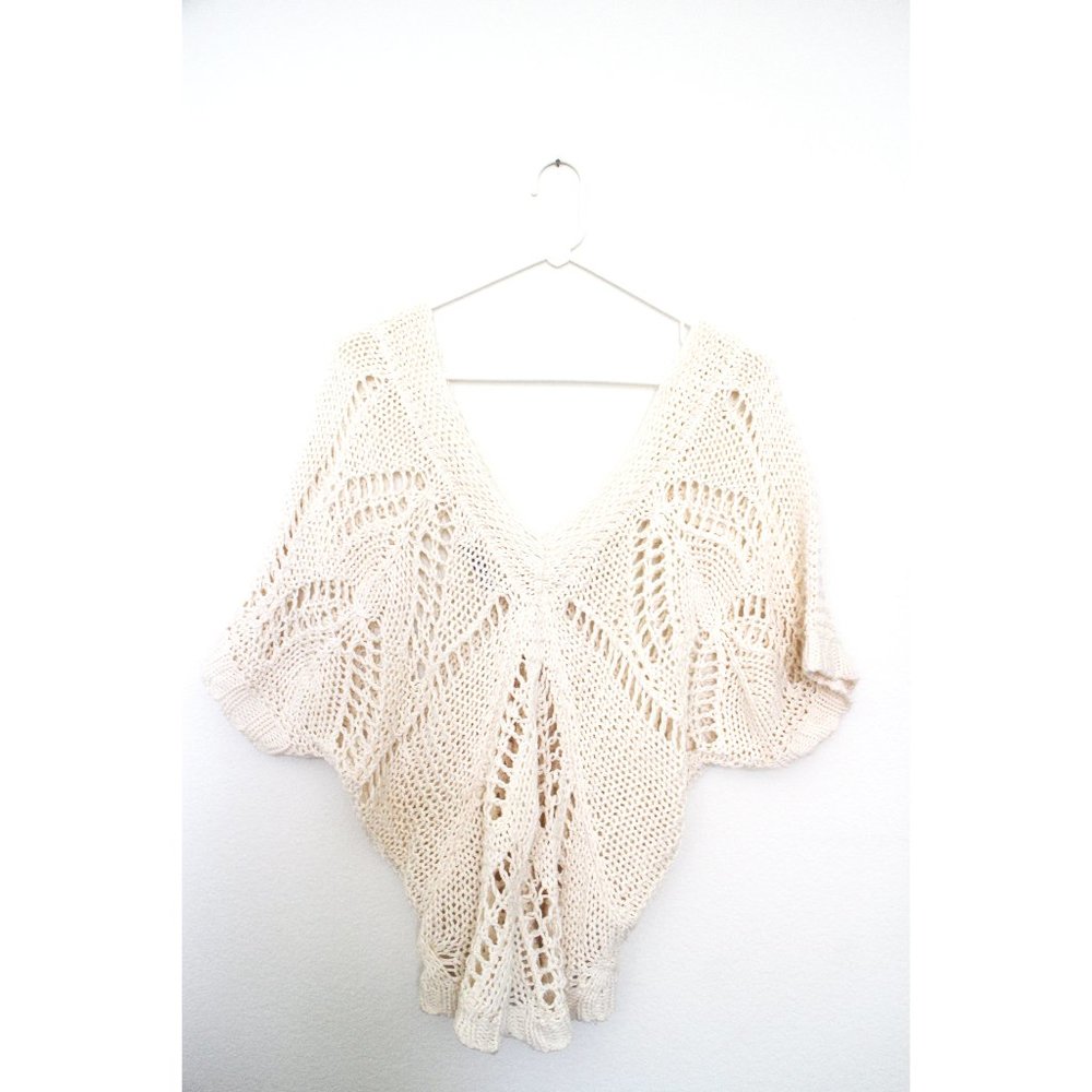 Old Navy Creamy White V-Neck Crochet Sweater M